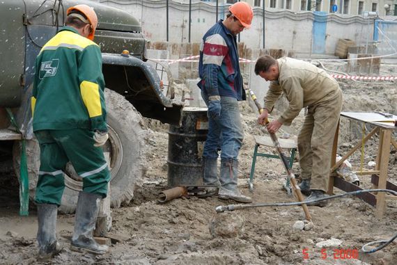 Излучатель и приемник упругих волн
